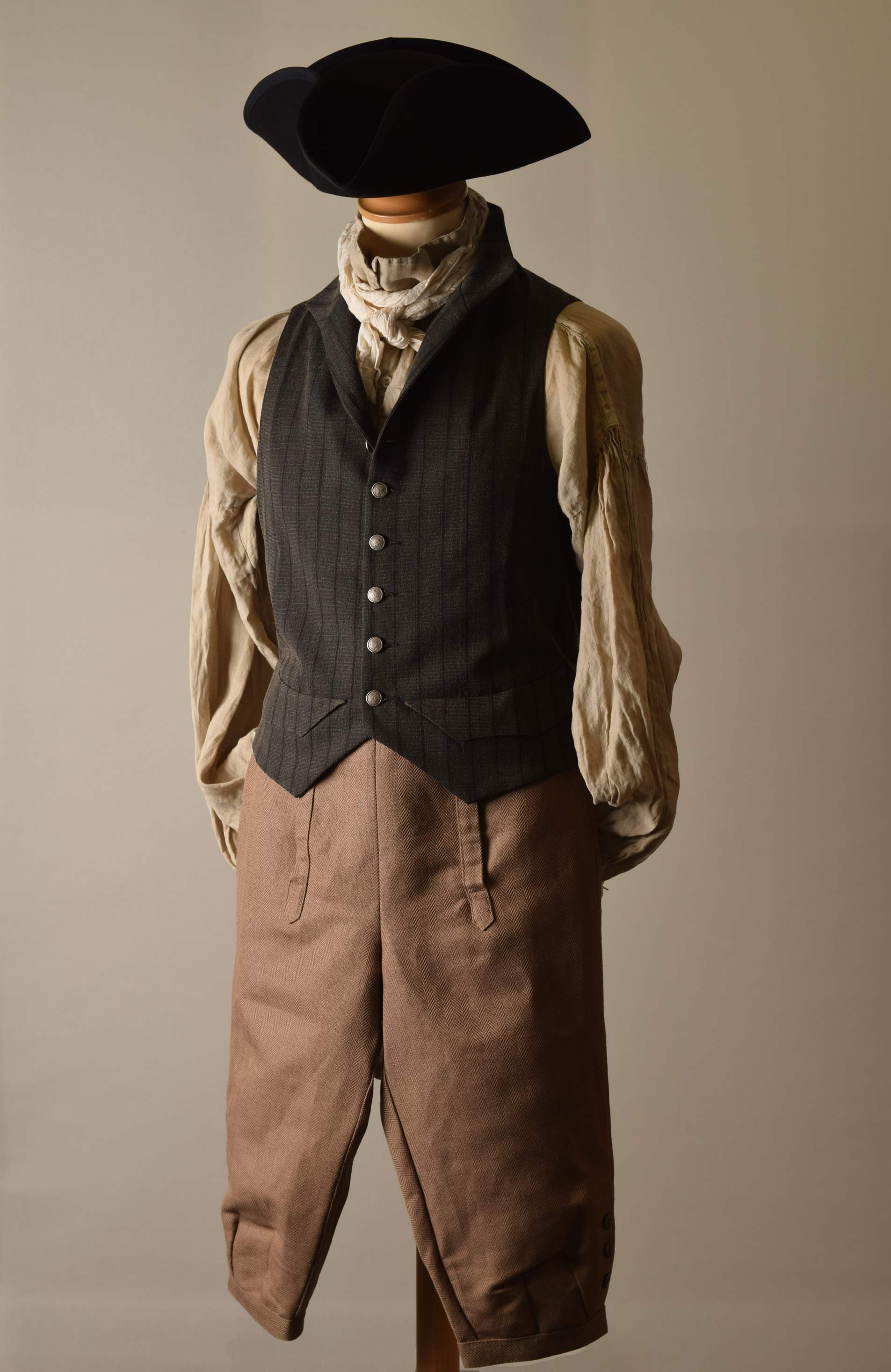 Broken Down C18th Linen Shirt (SH120B) - Image 13