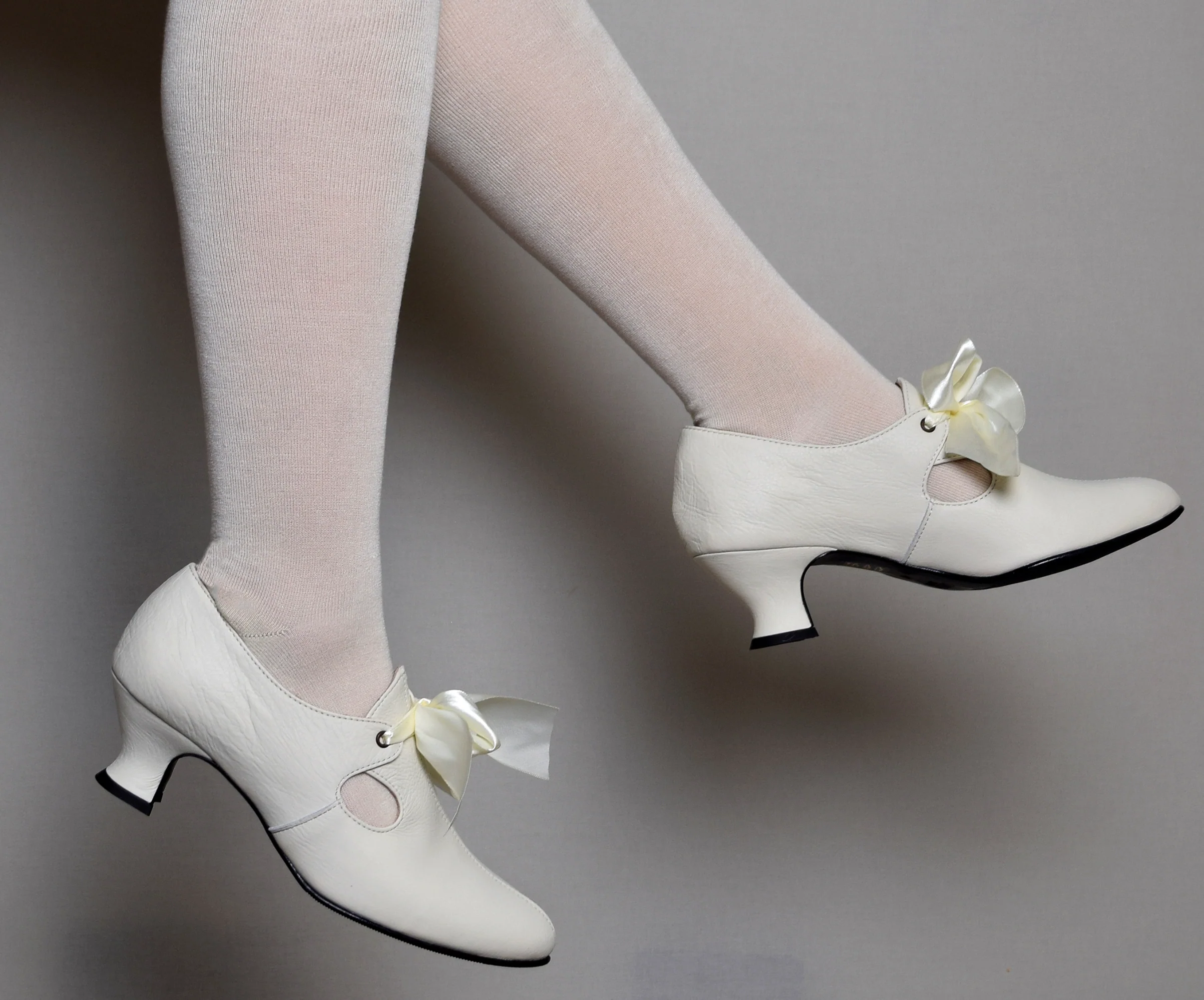 Darcy Clothing Womens Plain Silk Stockings (SO152-W)