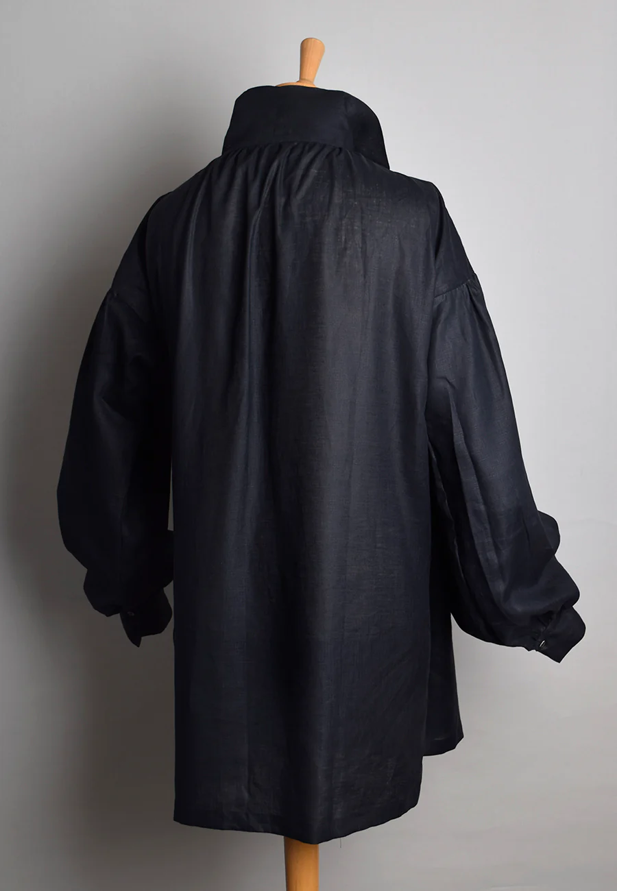 Square Cut Black Linen C18th Period Shirt (SH119) - Image 3